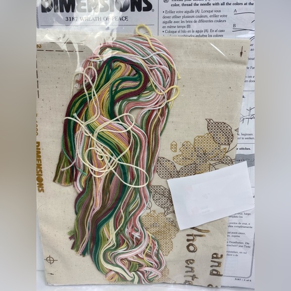 Vintage Dimensions Stamped Cross Stitch Kit Wreath Of Peace #3187 - NEW SEALED - Picture 7 of 8